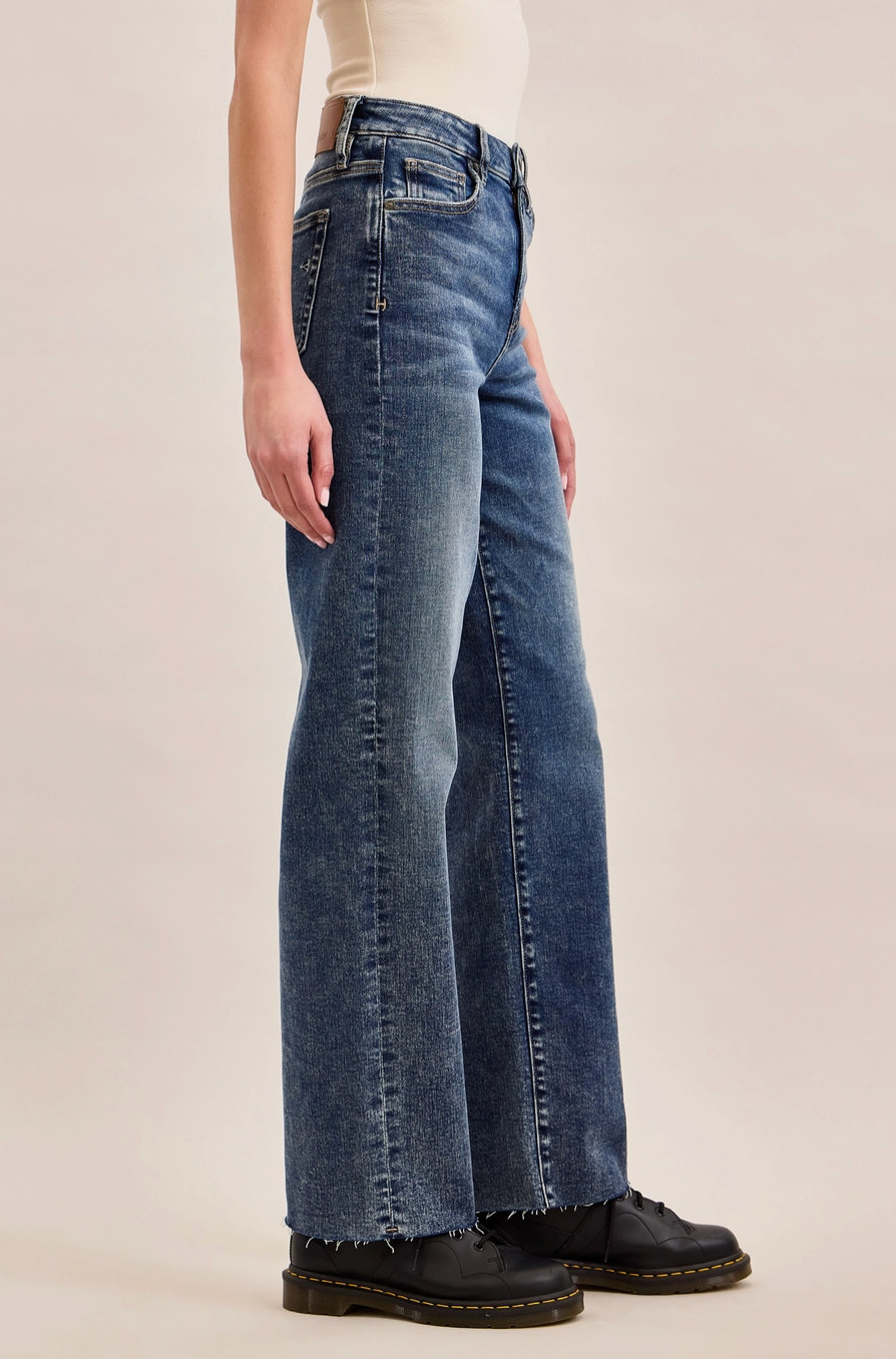 Classic Straight Clean Cut Jeans