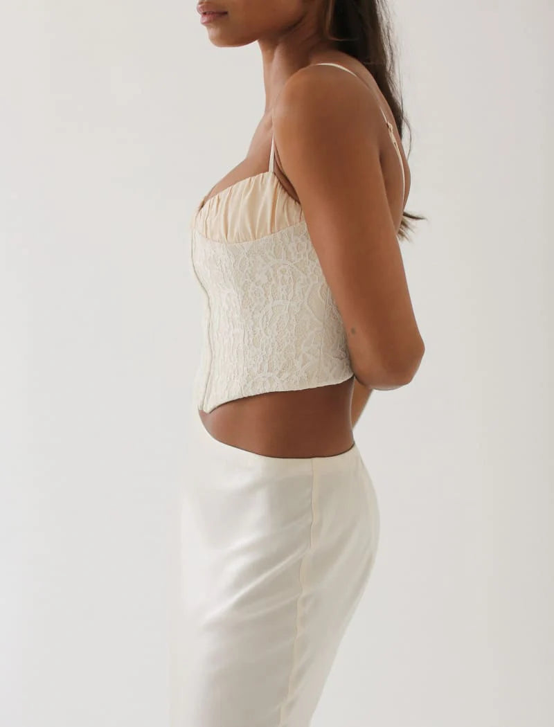 versailles-corset-white-lace-ivory-apr24-new-new-arrival-bustiers-and-corsets-rumored-230_900x_b0ab13e6-642b-4b3f-9685-40e1cee5b005.webp